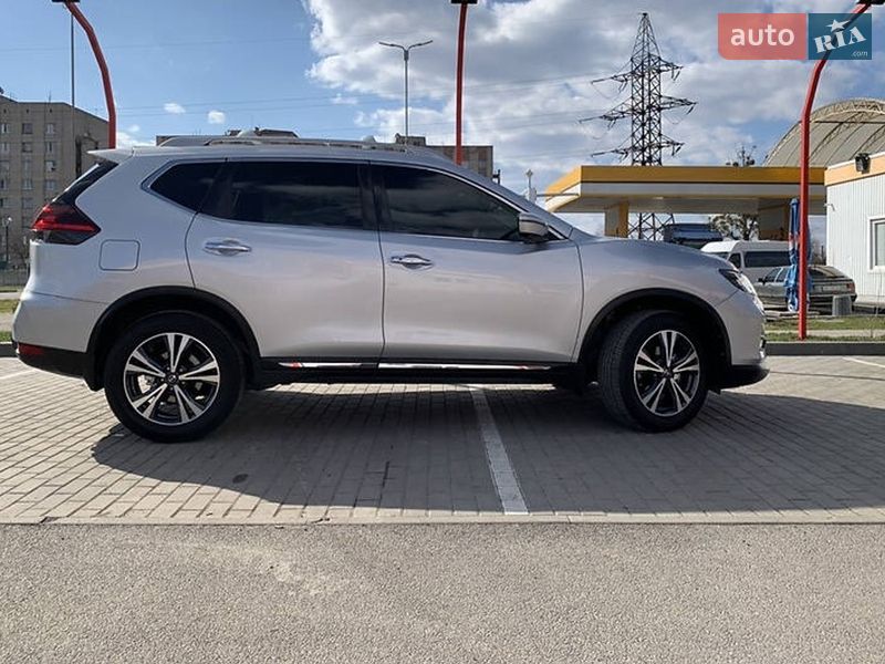 Позашляховик / Кросовер Nissan Rogue 2018 в Києві