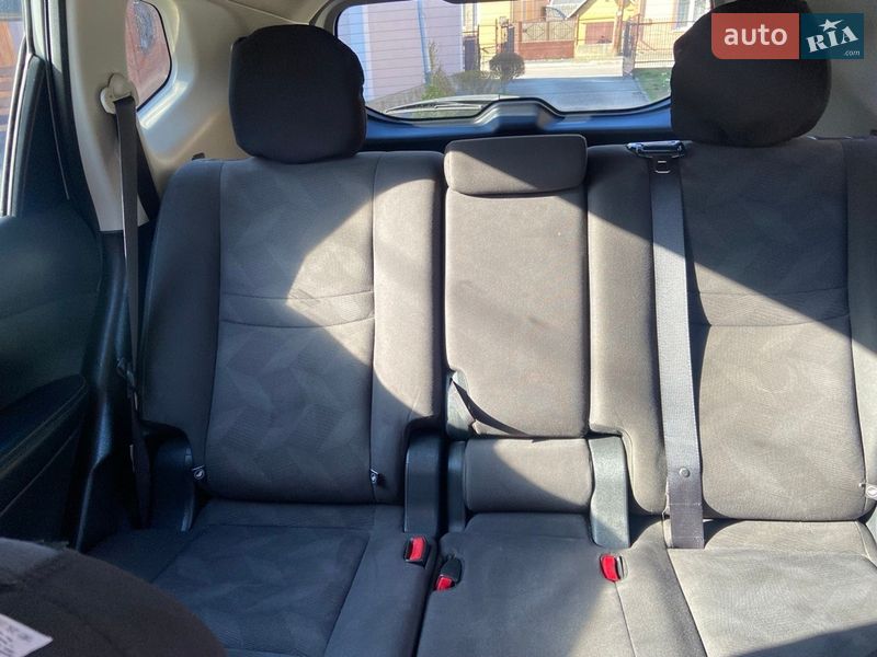 Позашляховик / Кросовер Nissan Rogue 2016 в Миколаєві