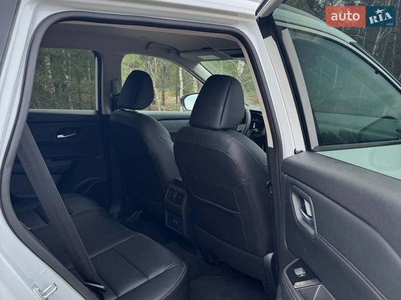 Позашляховик / Кросовер Nissan Rogue 2025 в Коростишеві