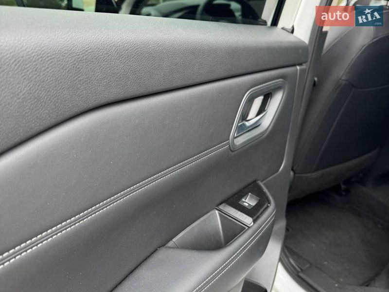 Позашляховик / Кросовер Nissan Rogue 2025 в Коростишеві