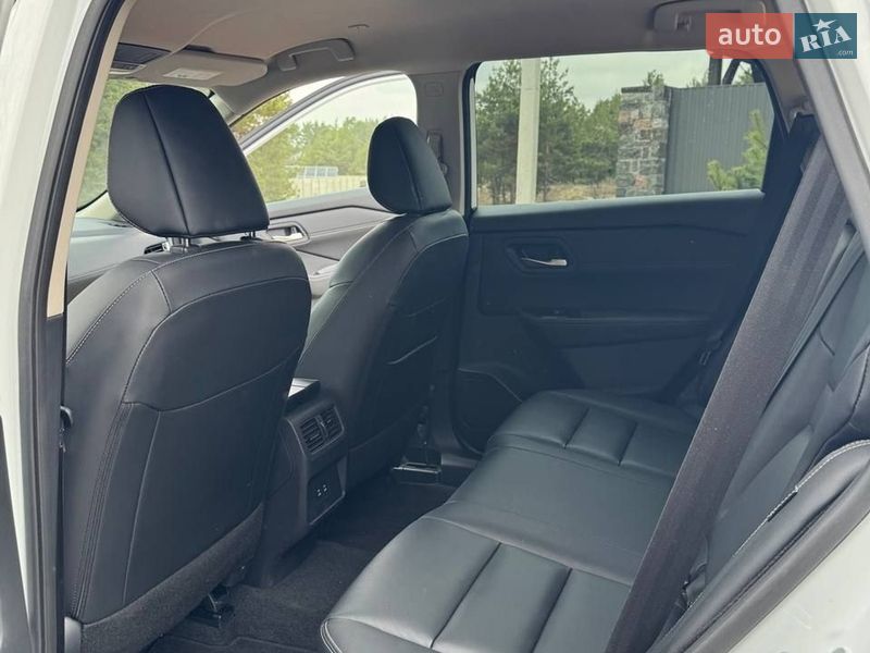 Позашляховик / Кросовер Nissan Rogue 2025 в Коростишеві