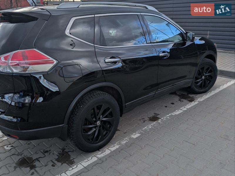 Позашляховик / Кросовер Nissan Rogue 2015 в Житомирі