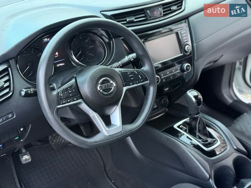 Позашляховик / Кросовер Nissan Rogue 2018 в Рівному