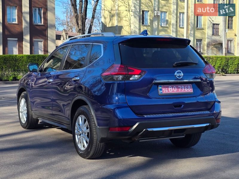 Позашляховик / Кросовер Nissan Rogue 2017 в Кам'янському