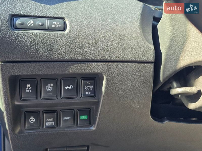 Позашляховик / Кросовер Nissan Rogue 2017 в Кам'янському