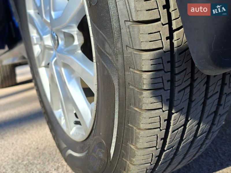 Позашляховик / Кросовер Nissan Rogue 2017 в Кам'янському