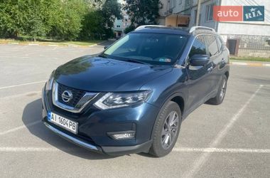 Внедорожник / Кроссовер Nissan Rogue 2016 в Киеве