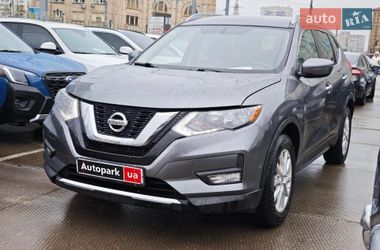 Внедорожник / Кроссовер Nissan Rogue 2016 в Харькове