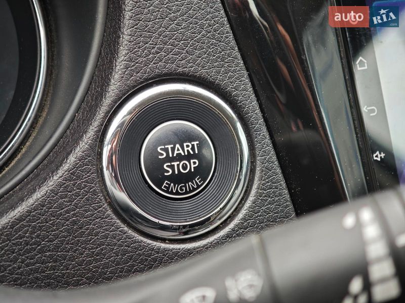 Позашляховик / Кросовер Nissan Rogue 2016 в Харкові