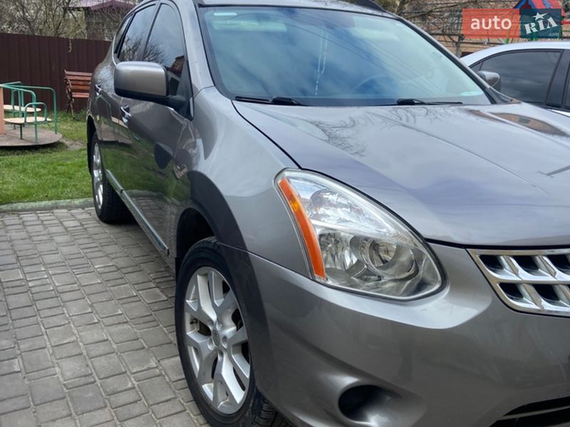 Позашляховик / Кросовер Nissan Rogue 2014 в Львові