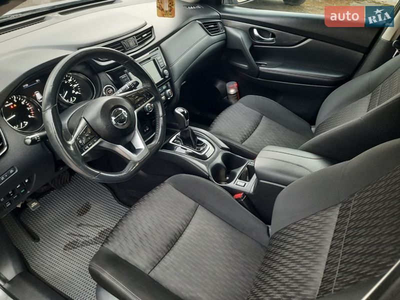 Позашляховик / Кросовер Nissan Rogue 2018 в Рівному