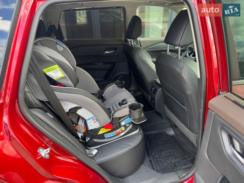 Внедорожник / Кроссовер Nissan Rogue 2023 в Ровно