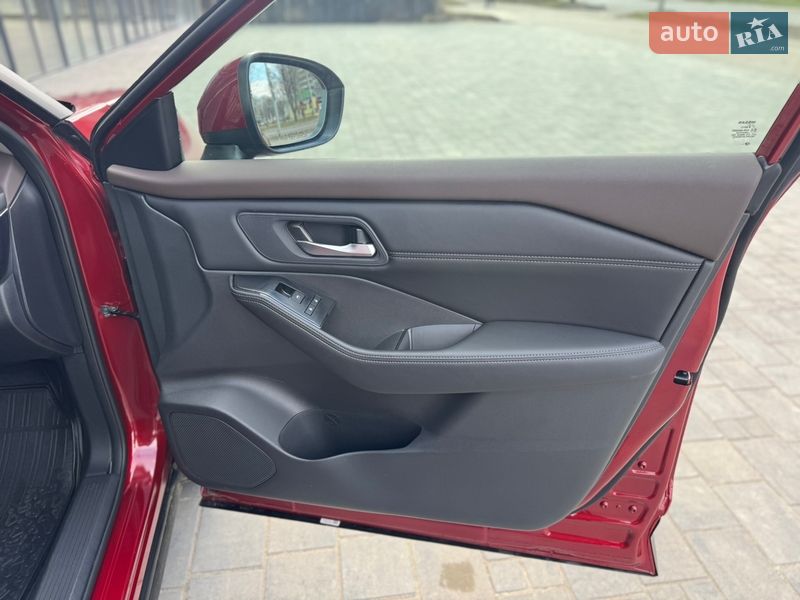 Внедорожник / Кроссовер Nissan Rogue 2023 в Ровно