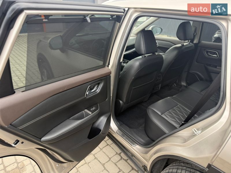 Внедорожник / Кроссовер Nissan Rogue 2021 в Киеве