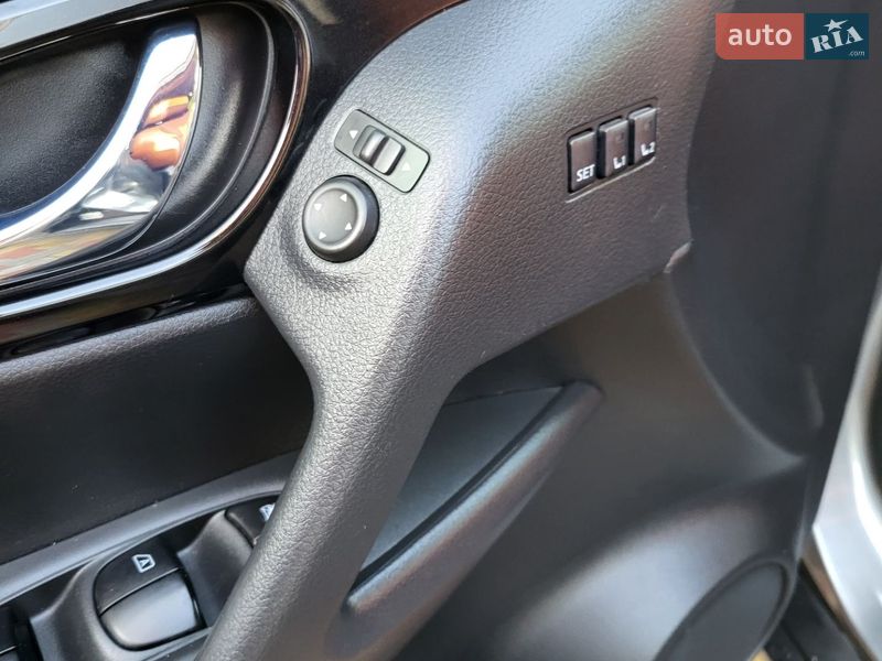 Внедорожник / Кроссовер Nissan Rogue 2018 в Ромнах