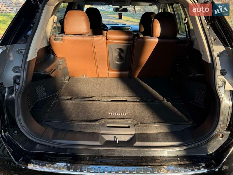 Позашляховик / Кросовер Nissan Rogue 2015 в Новояворівську