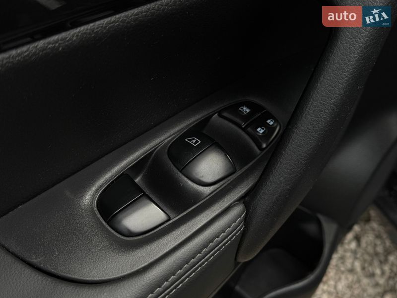 Позашляховик / Кросовер Nissan Rogue 2018 в Харкові