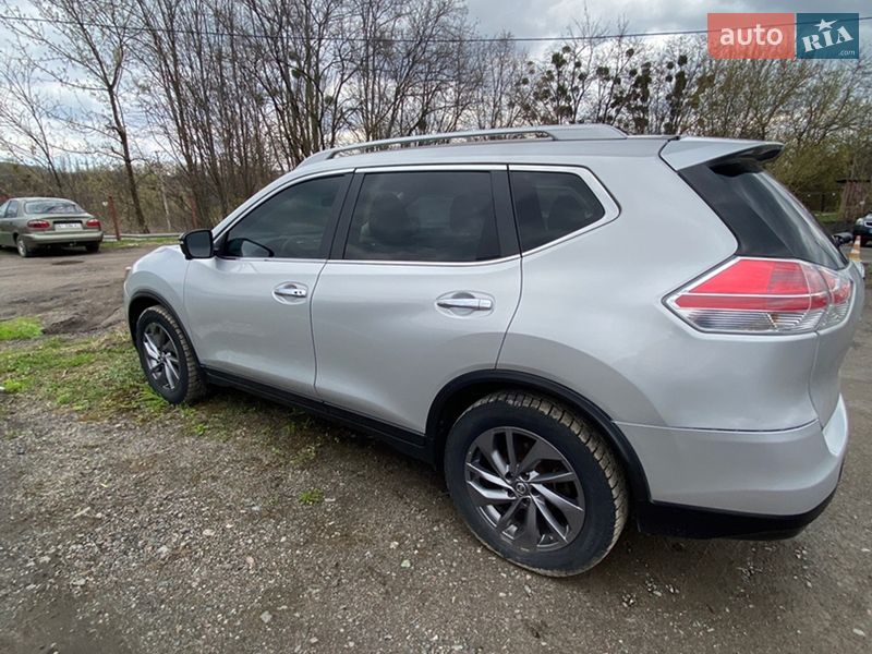 Внедорожник / Кроссовер Nissan Rogue 2015 в Полтаве