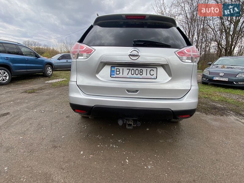 Внедорожник / Кроссовер Nissan Rogue 2015 в Полтаве