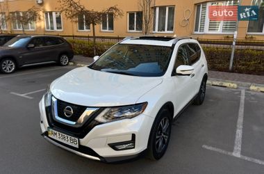 Внедорожник / Кроссовер Nissan Rogue 2017 в Киеве