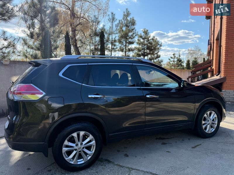 Позашляховик / Кросовер Nissan Rogue 2016 в Лубнах