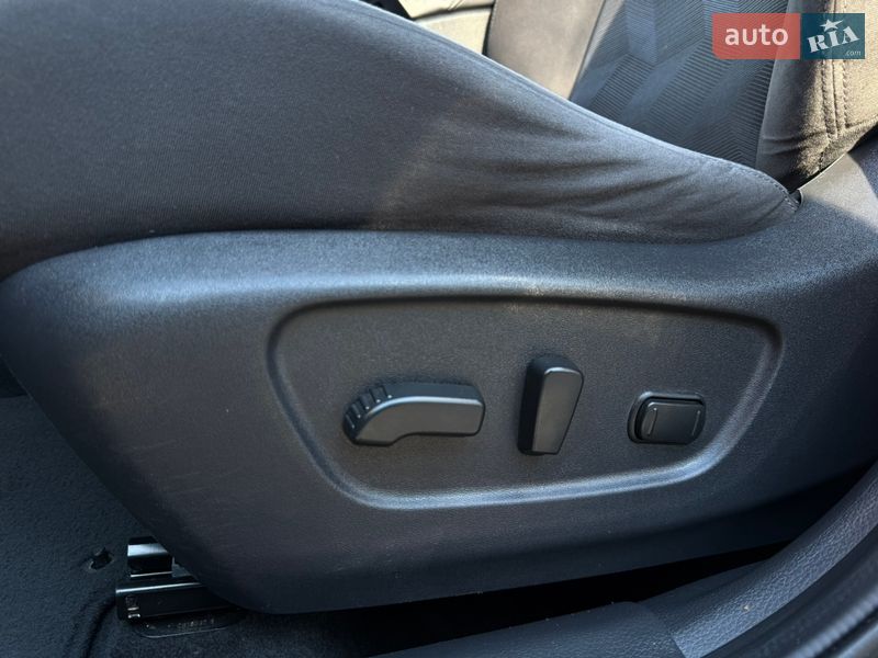 Позашляховик / Кросовер Nissan Rogue 2016 в Лубнах