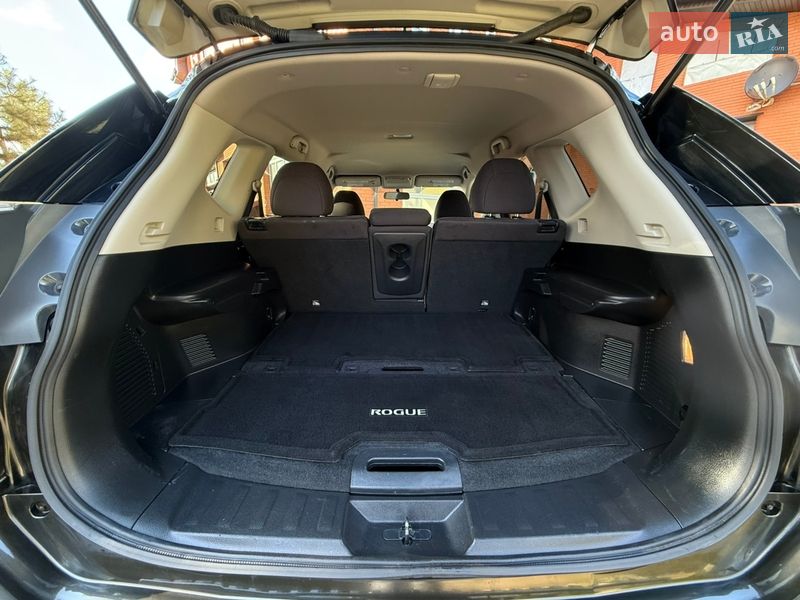 Позашляховик / Кросовер Nissan Rogue 2016 в Лубнах