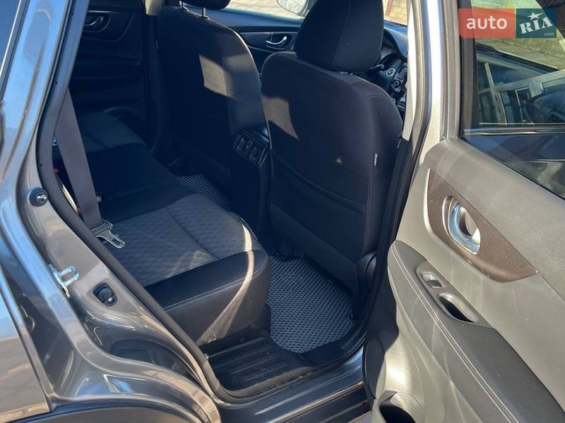 Внедорожник / Кроссовер Nissan Rogue 2019 в Краснограде