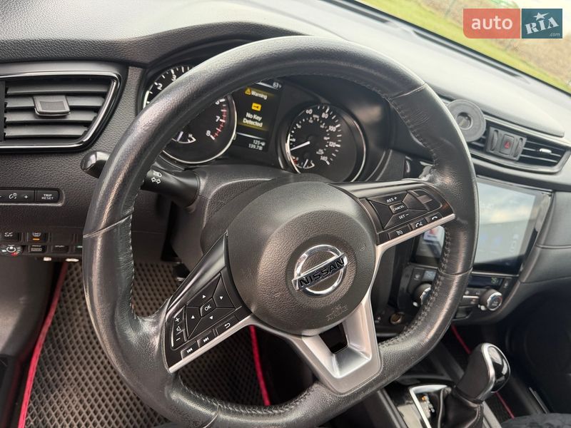 Позашляховик / Кросовер Nissan Rogue 2016 в Рівному