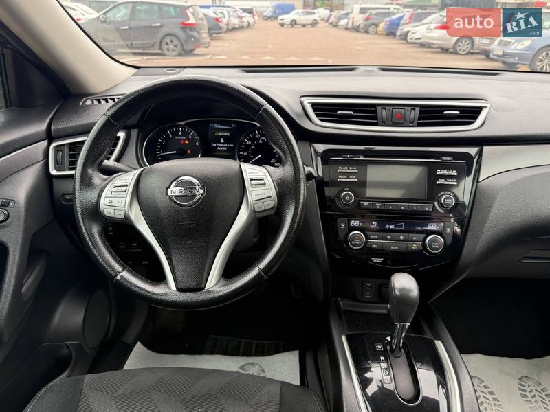 Позашляховик / Кросовер Nissan Rogue 2016 в Житомирі