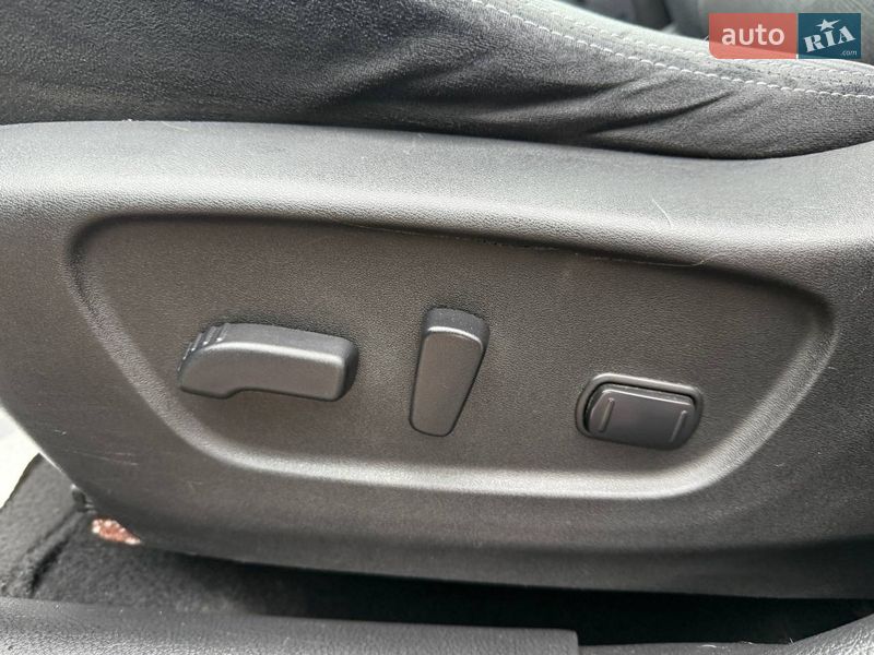 Позашляховик / Кросовер Nissan Rogue 2016 в Житомирі