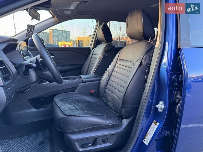 Внедорожник / Кроссовер Nissan Rogue 2023 в Киеве