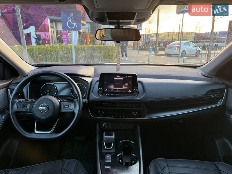 Внедорожник / Кроссовер Nissan Rogue 2023 в Киеве