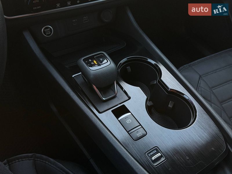 Внедорожник / Кроссовер Nissan Rogue 2023 в Киеве