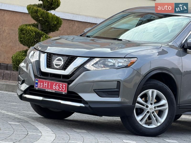 Внедорожник / Кроссовер Nissan Rogue 2017 в Дрогобыче