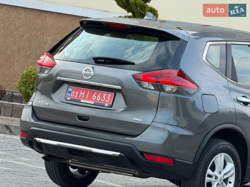 Внедорожник / Кроссовер Nissan Rogue 2017 в Дрогобыче