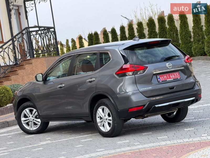 Внедорожник / Кроссовер Nissan Rogue 2017 в Дрогобыче