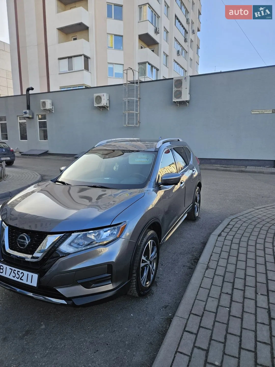 2019 Nissan Rogue - мініатюра 2