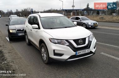 Внедорожник / Кроссовер Nissan Rogue 2017 в Житомире
