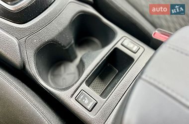 Внедорожник / Кроссовер Nissan Rogue 2016 в Киеве