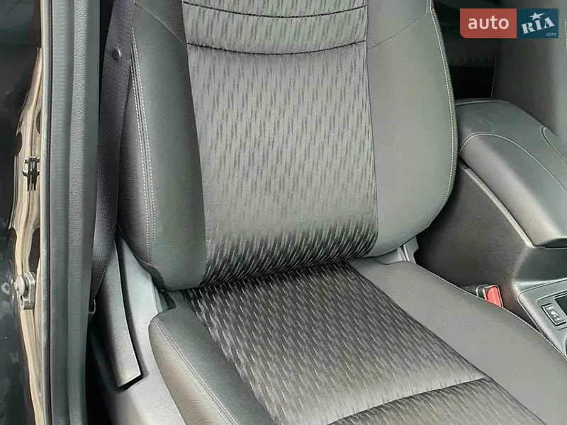 Nissan Rogue 2019 VIN KNMAT2MT7KP543903 фото оголошення 45 з 104