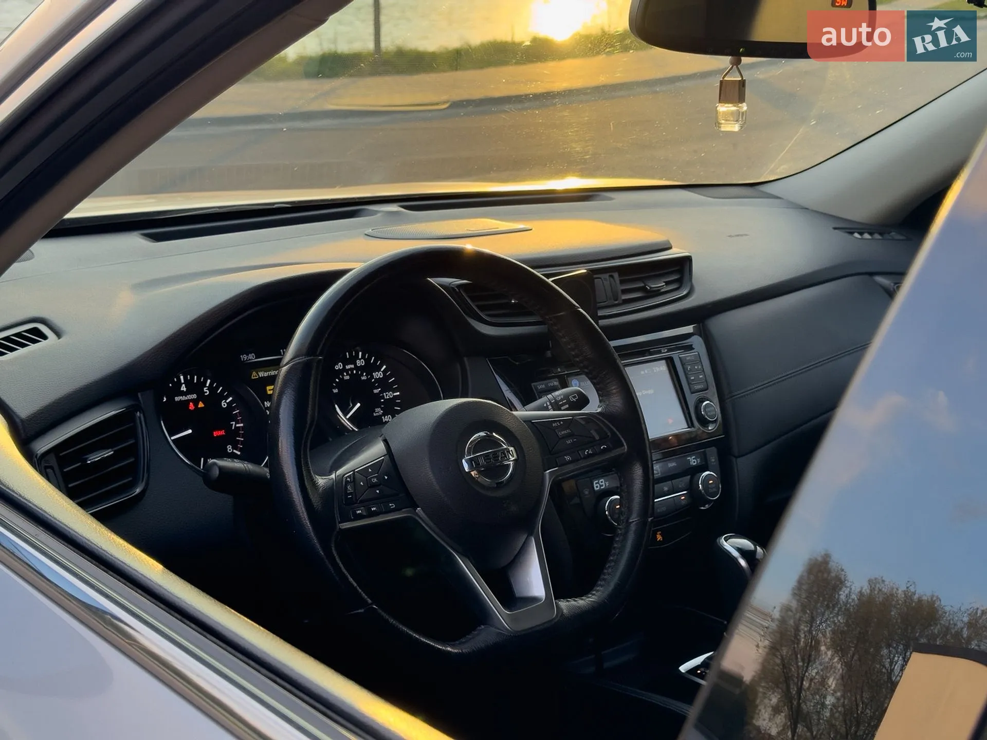 2017 Nissan Rogue - мініатюра 12