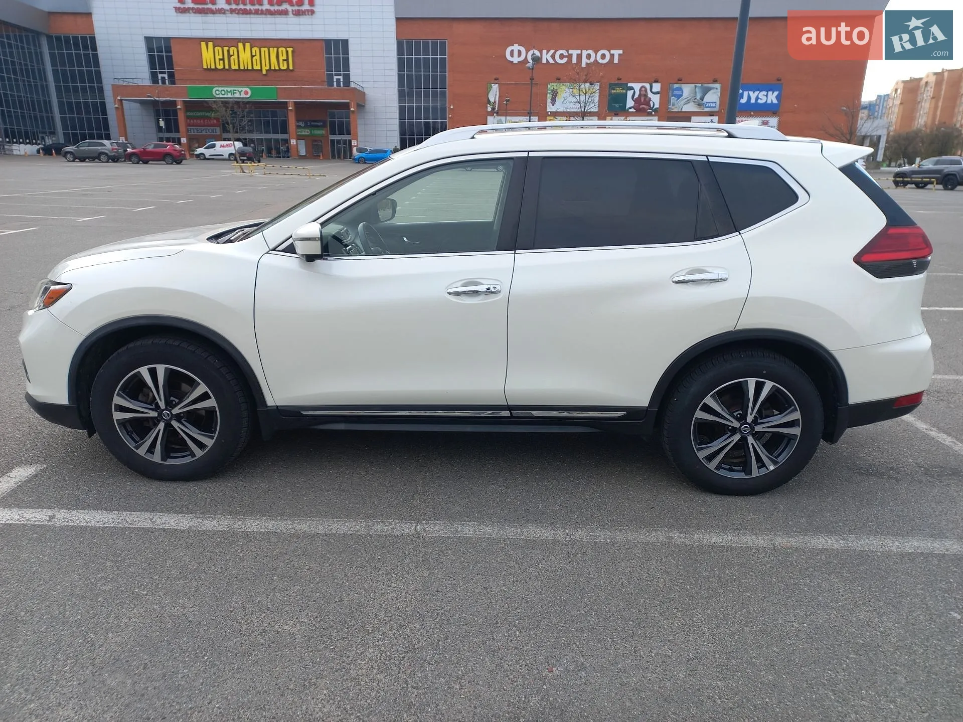 2018 Nissan Rogue - мініатюра 2
