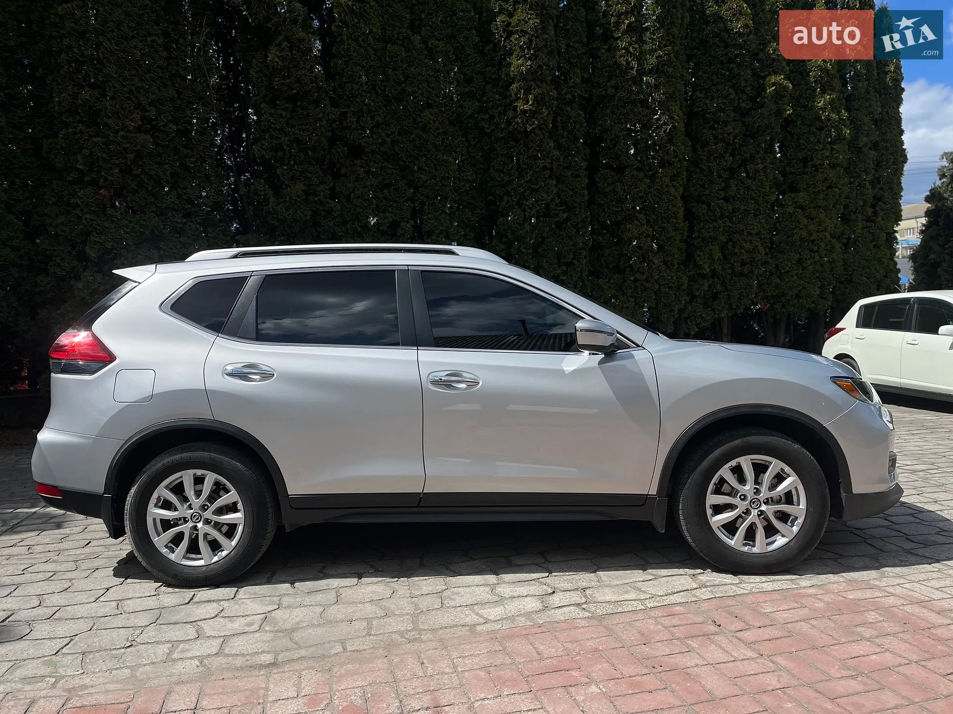 2017 Nissan Rogue - мініатюра 2