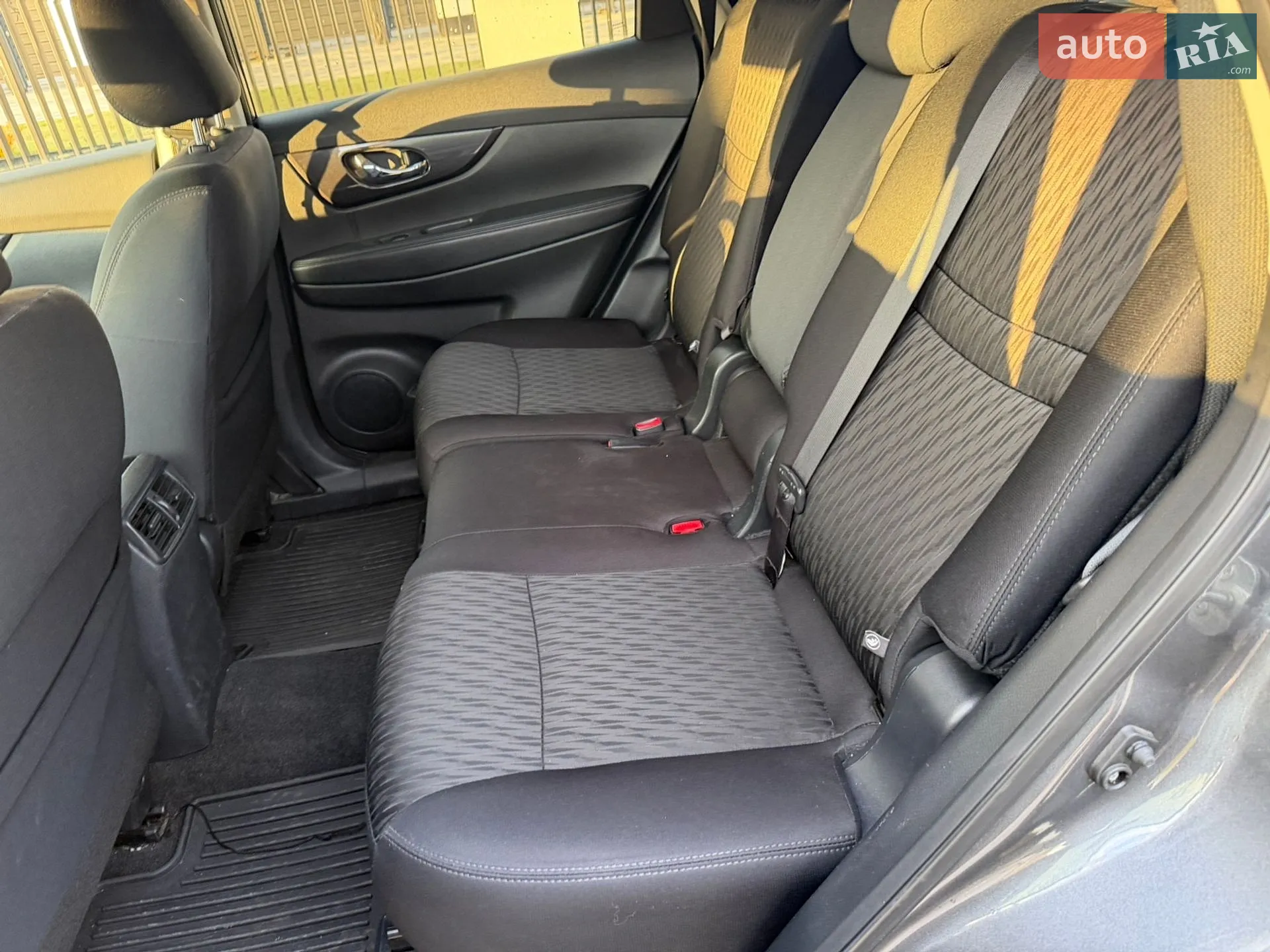 2018 Nissan Rogue - мініатюра 18