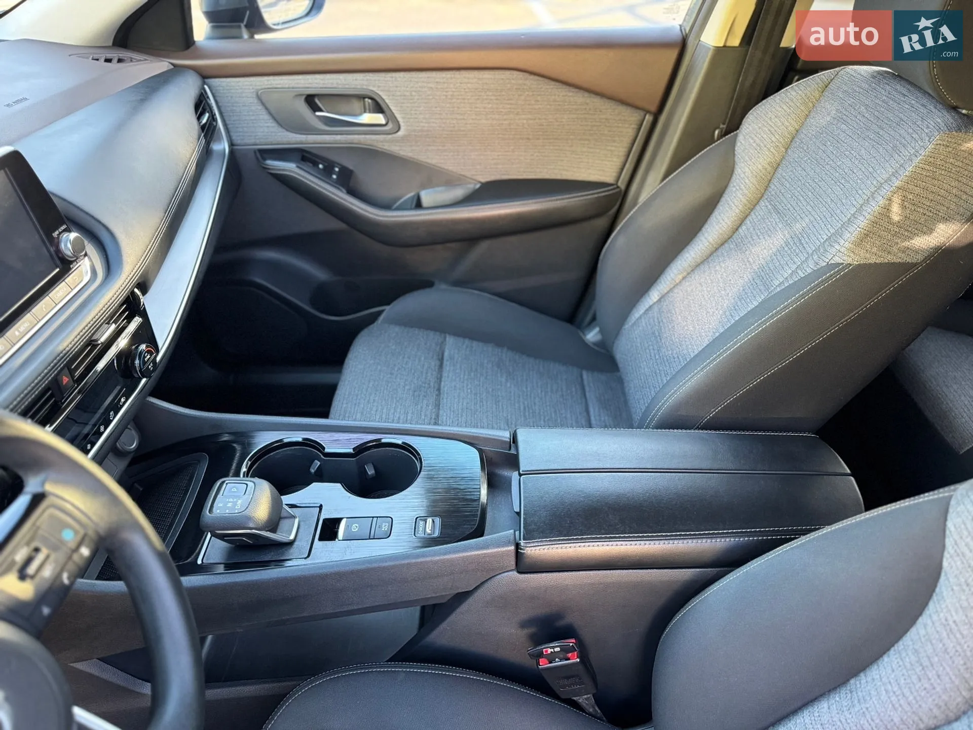 2021 Nissan Rogue - мініатюра 31