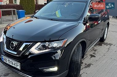 Внедорожник / Кроссовер Nissan Rogue 2017 в Виннице