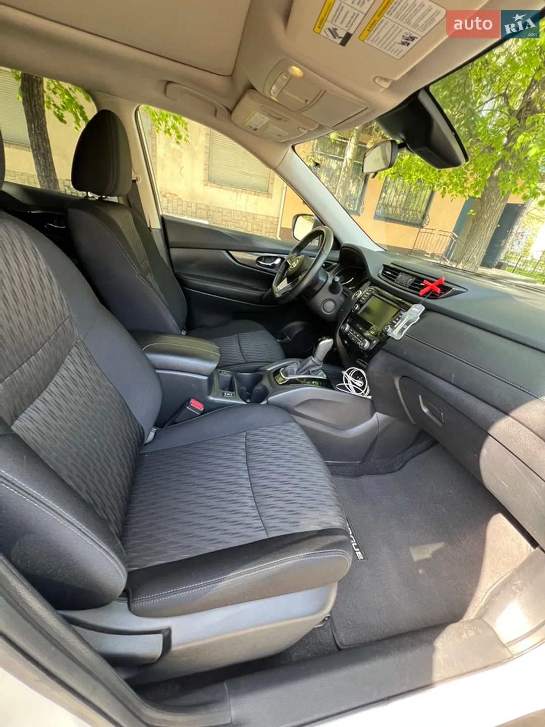 2018 Nissan Rogue - мініатюра 14