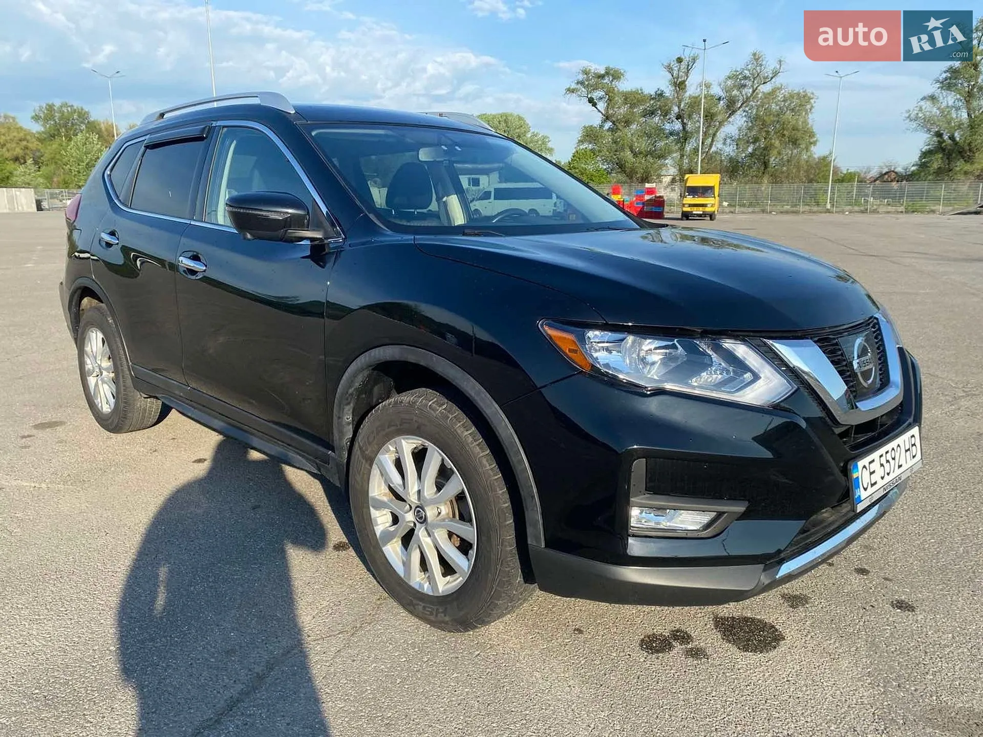 2018 Nissan Rogue - мініатюра 2