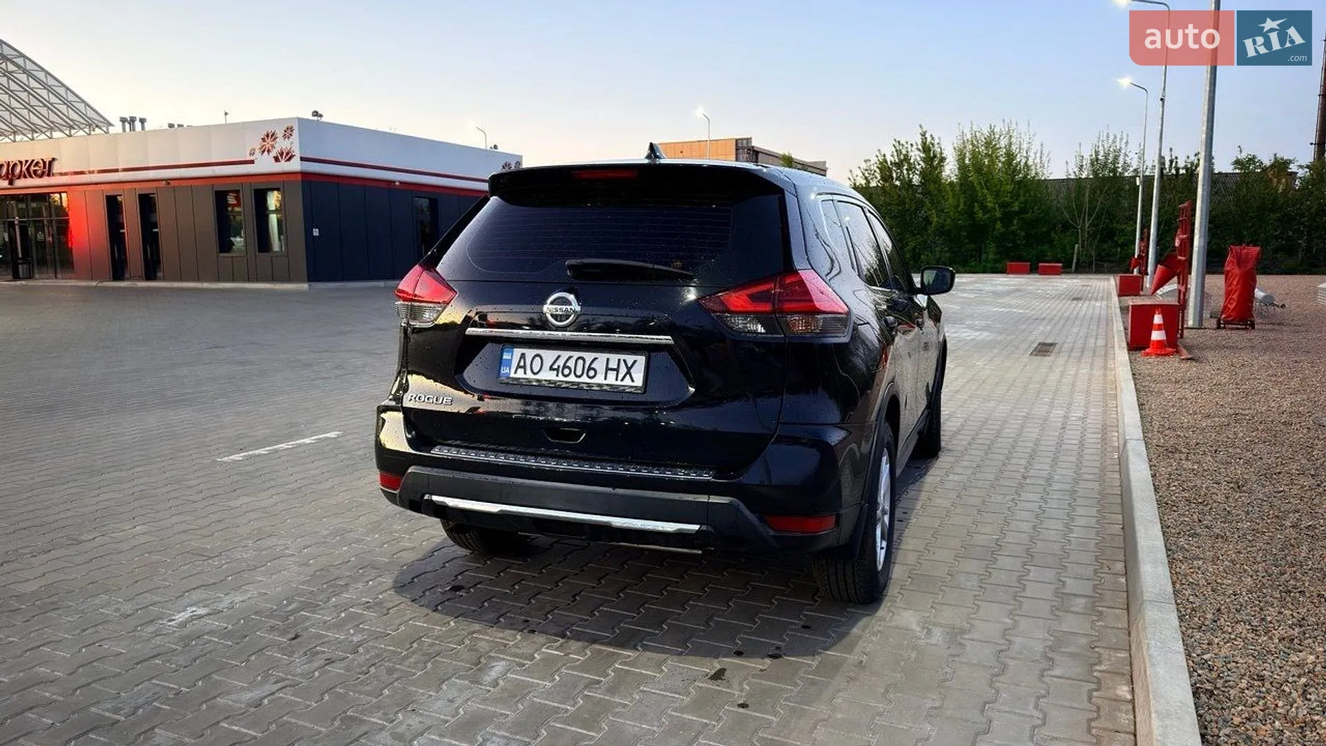 2017 Nissan Rogue - мініатюра 2